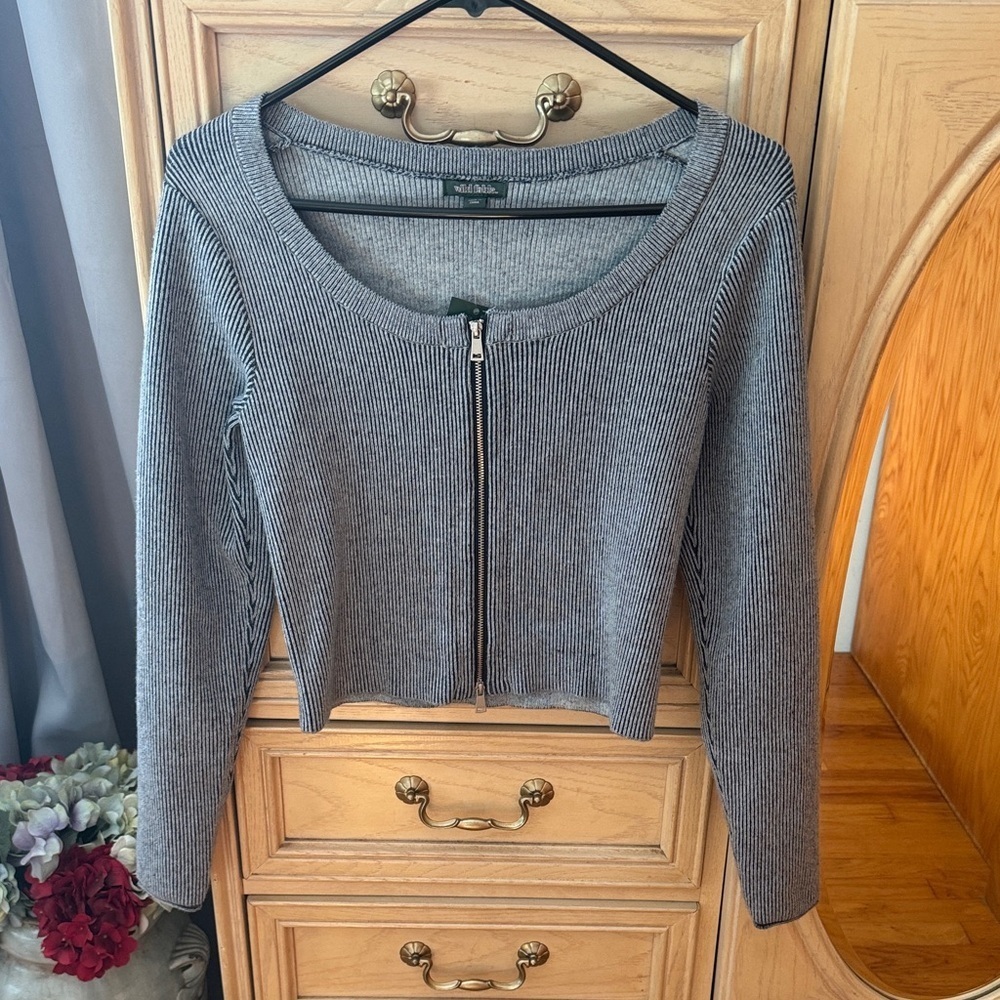 Wild Fable Gray Ribbed Zip-Up Sweater.